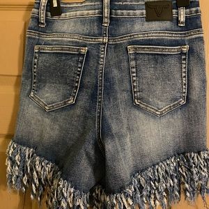 Fringe denim shorts - Size 6